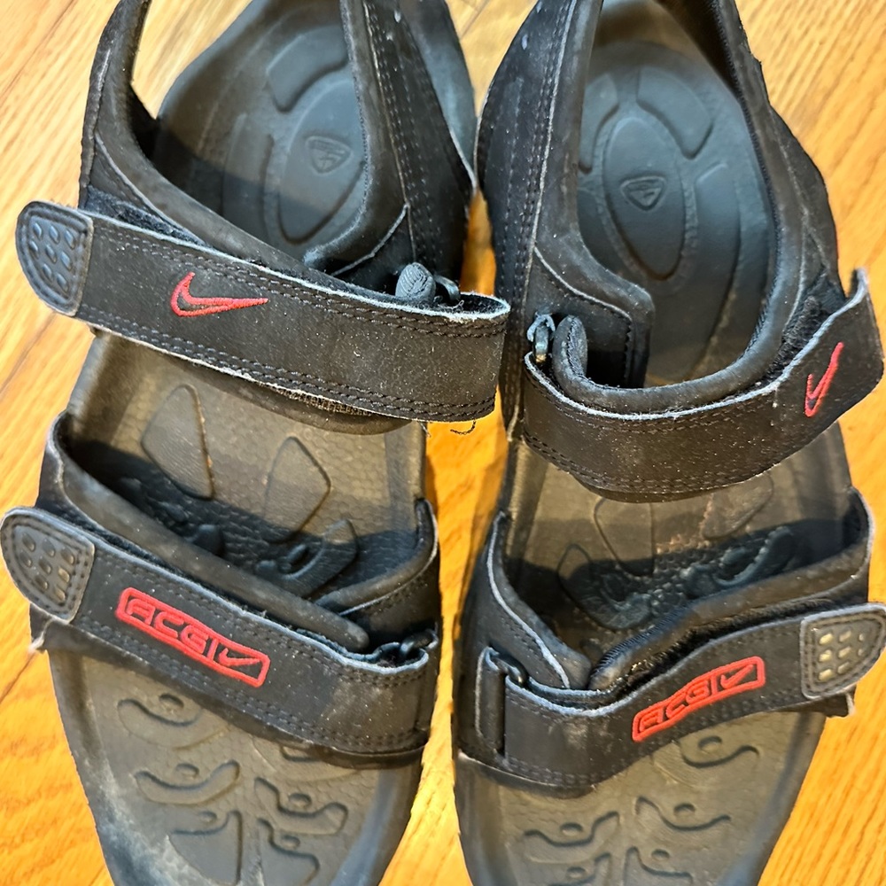 Mens Nike walking sandals- size 11